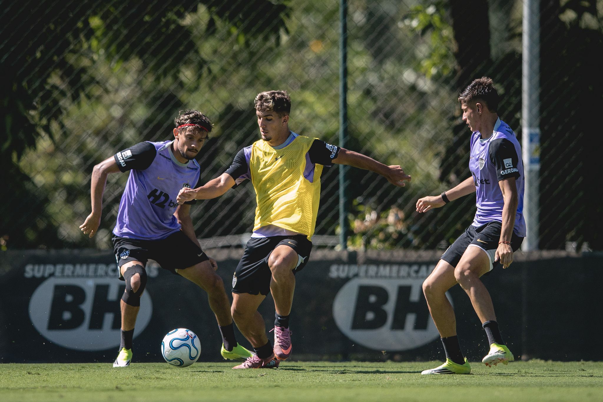 Com joias da base, Atlético divulga relacionados para jogo contra Cienciano pela 'Sula'