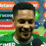Vitor Roque reage à vitória do Palmeiras no Brasileiro e celebra retorno de lesão