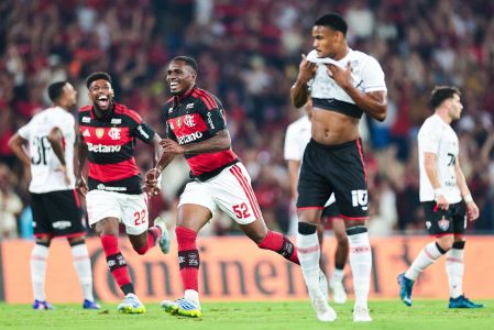Evertton Araújo vibra com gol pelo Flamengo no Maracanã