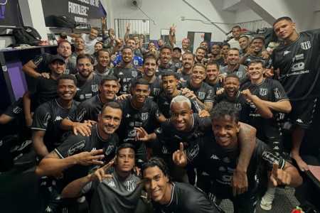 Jogadores do Democrata-GV no vestiário