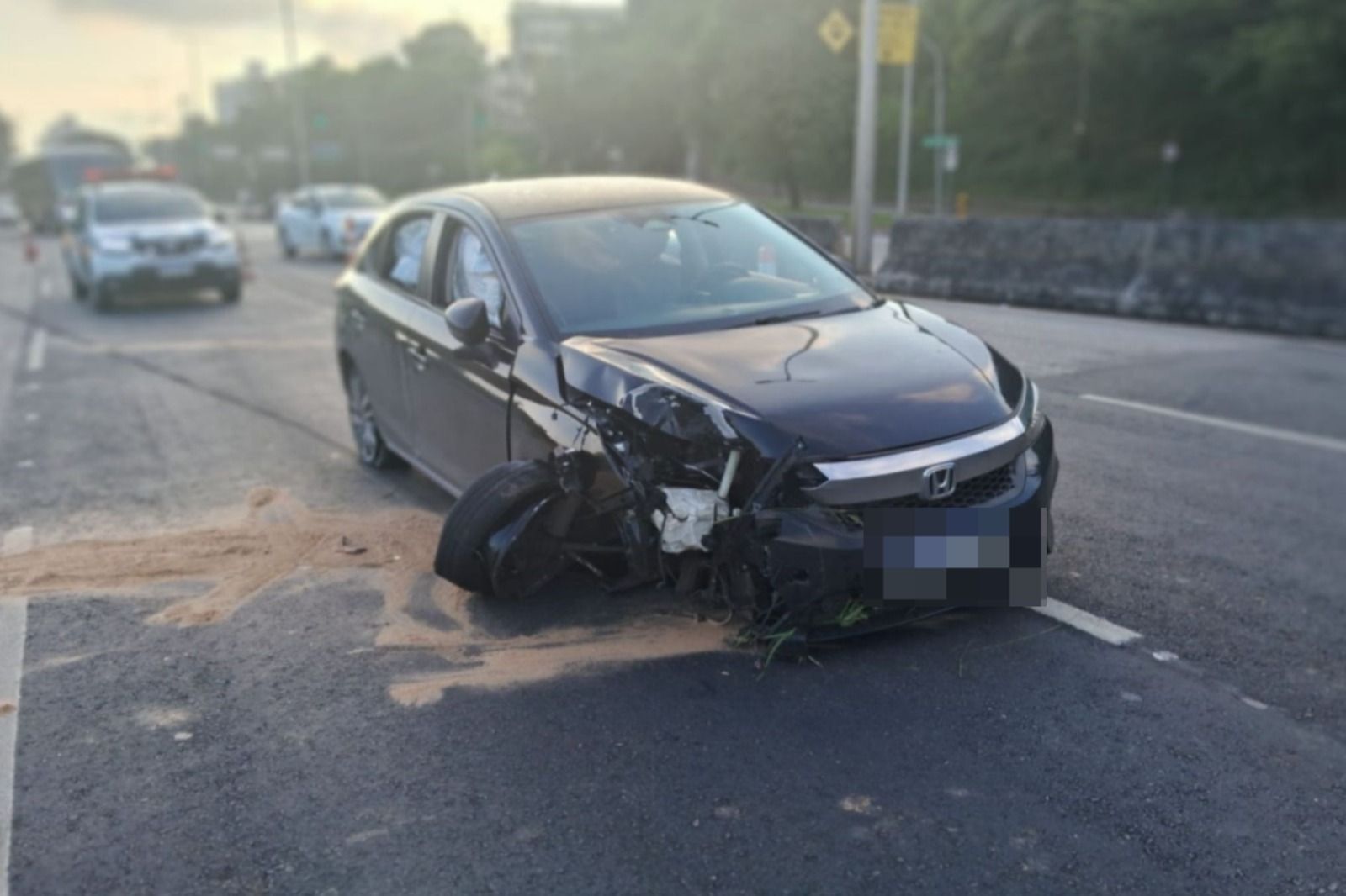 Motorista é detido após dirigir bêbado e bater carro na Av. Nossa Senhora do Carmo, em BH