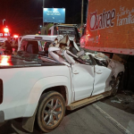 Acidente com caminhonete e caminhão-baú deixa mulher morta em Pará de Minas