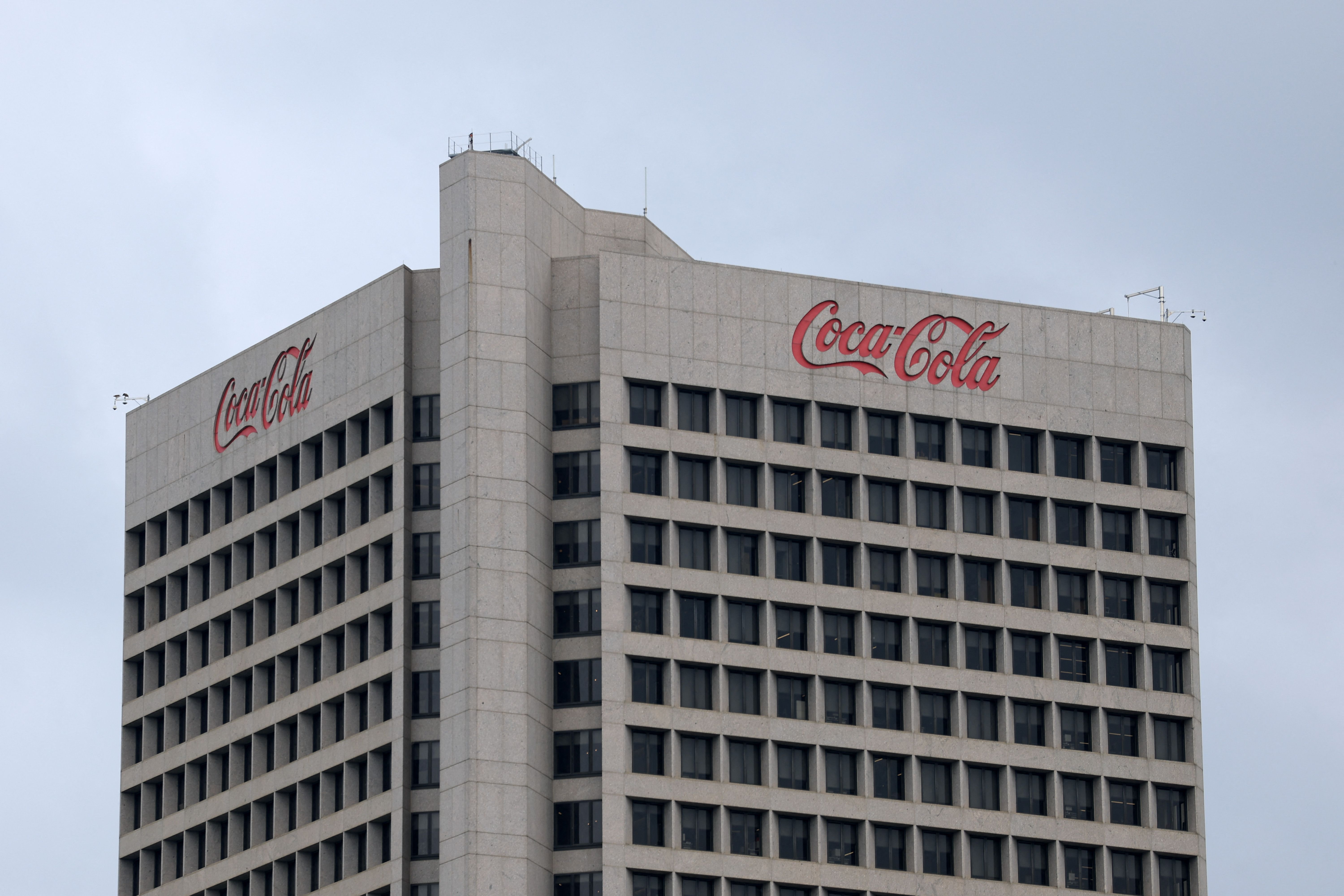 Coca-cola anuncia redução de embalagens para cortar custos
