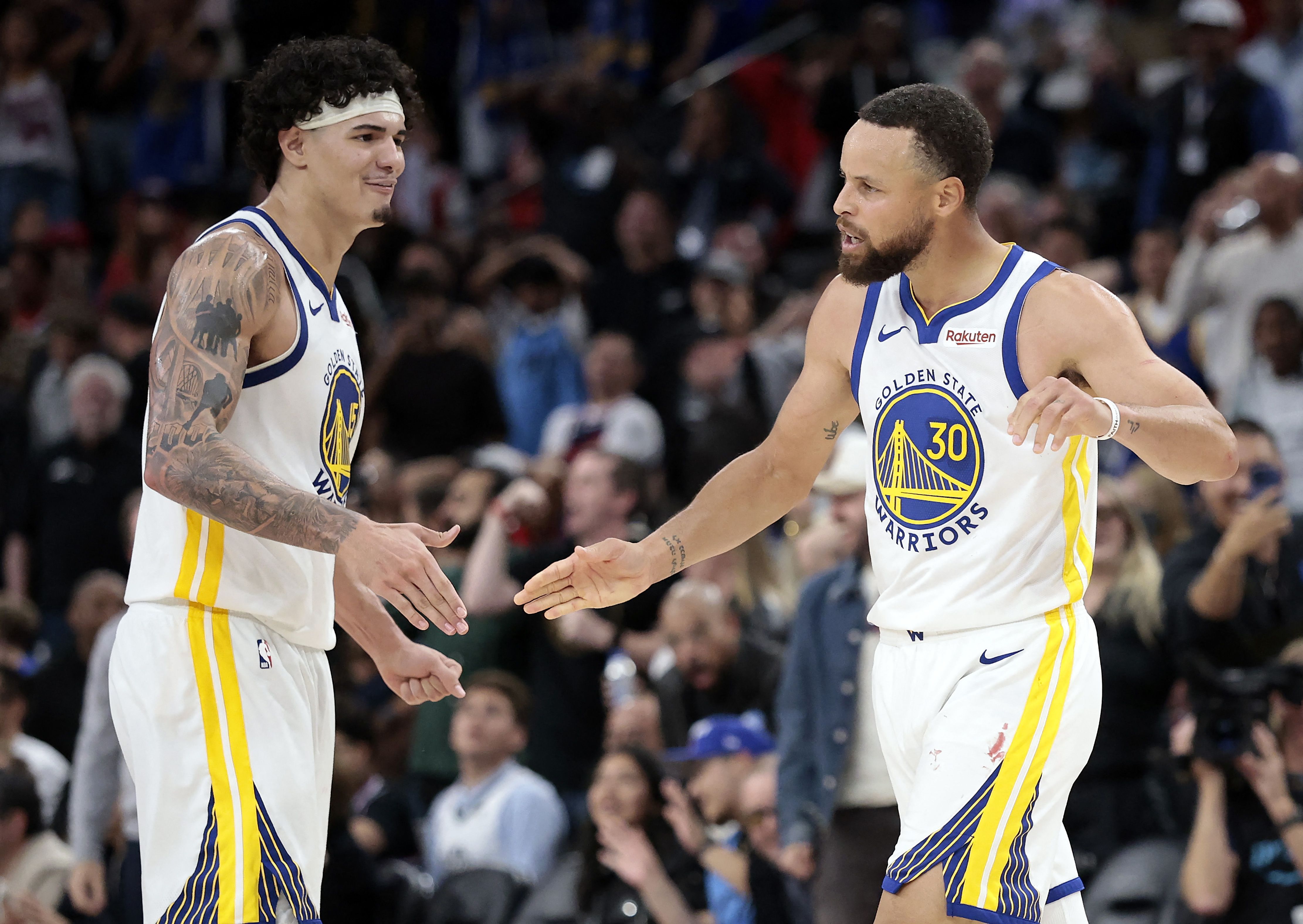 Curry e Gui Santos brilham, Warriors vencem Clippers e avançam no play-in da NBA