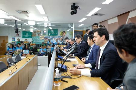 Sessão na FFO contou com a presença de servidores que pedem a inclusão de outras categorias no PL 5.234/2026