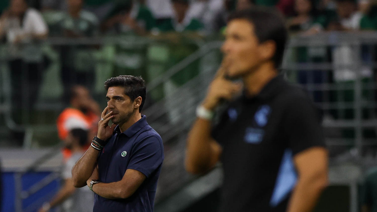 Abel ensaia mudança após punição, e Palmeiras promete rigor com julgamentos