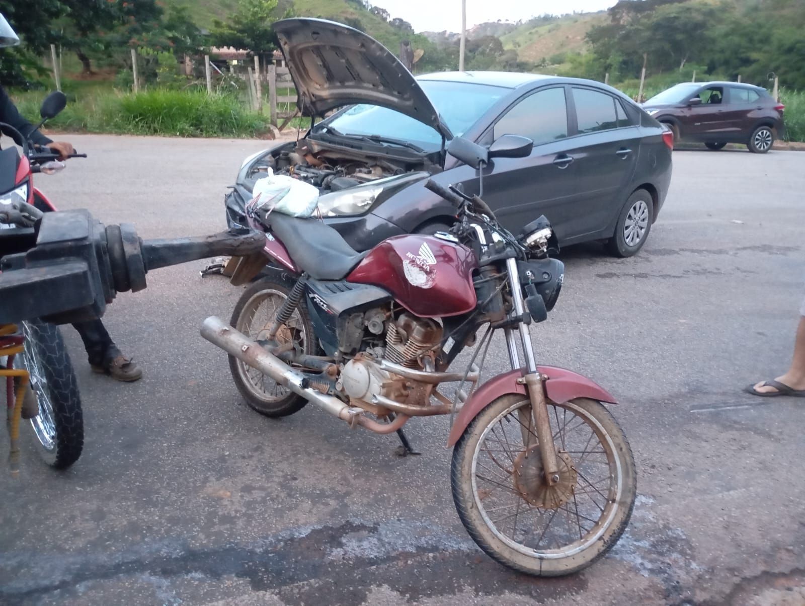 Dois acidentes deixam motociclstas feridos na MG 232 em Santana do Paraíso e Joanésia