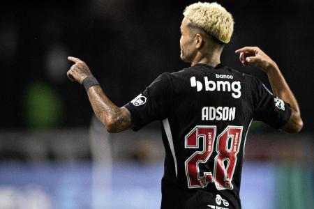 Adson, atacante do Vasco