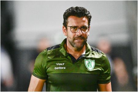 Alberto Valentim comandou o América em 33 jogos