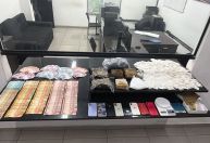 PM prende dois homens e apreende adolescente e drogas durante operação em SP