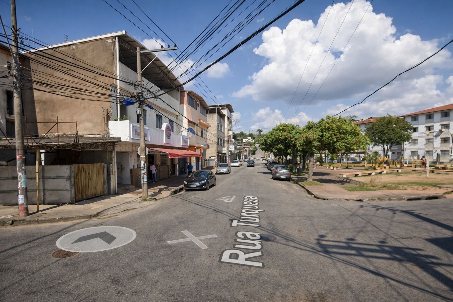 Dupla armada assalta padaria no bairro Iguaçu, em Ipatinga