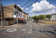 Dupla armada assalta padaria no bairro Iguaçu, em Ipatinga