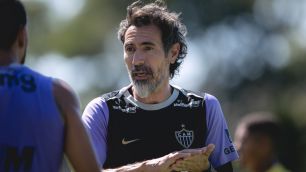 Por que 'Barba' e Bracks não viajam com elenco do Atlético para jogo da Sul-Americana