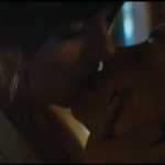 ‘Verity’: filme ganha teaser com beijo entre Anne Hathaway e Dakota Johnson