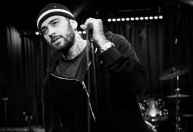 Zayn Malik une sons ancestrais indianos e pop contemporâneo no inédito ‘KONNAKOL’