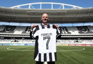 Apresentado, Franclim Carvalho promete que Botafogo fará 'muitos gols'