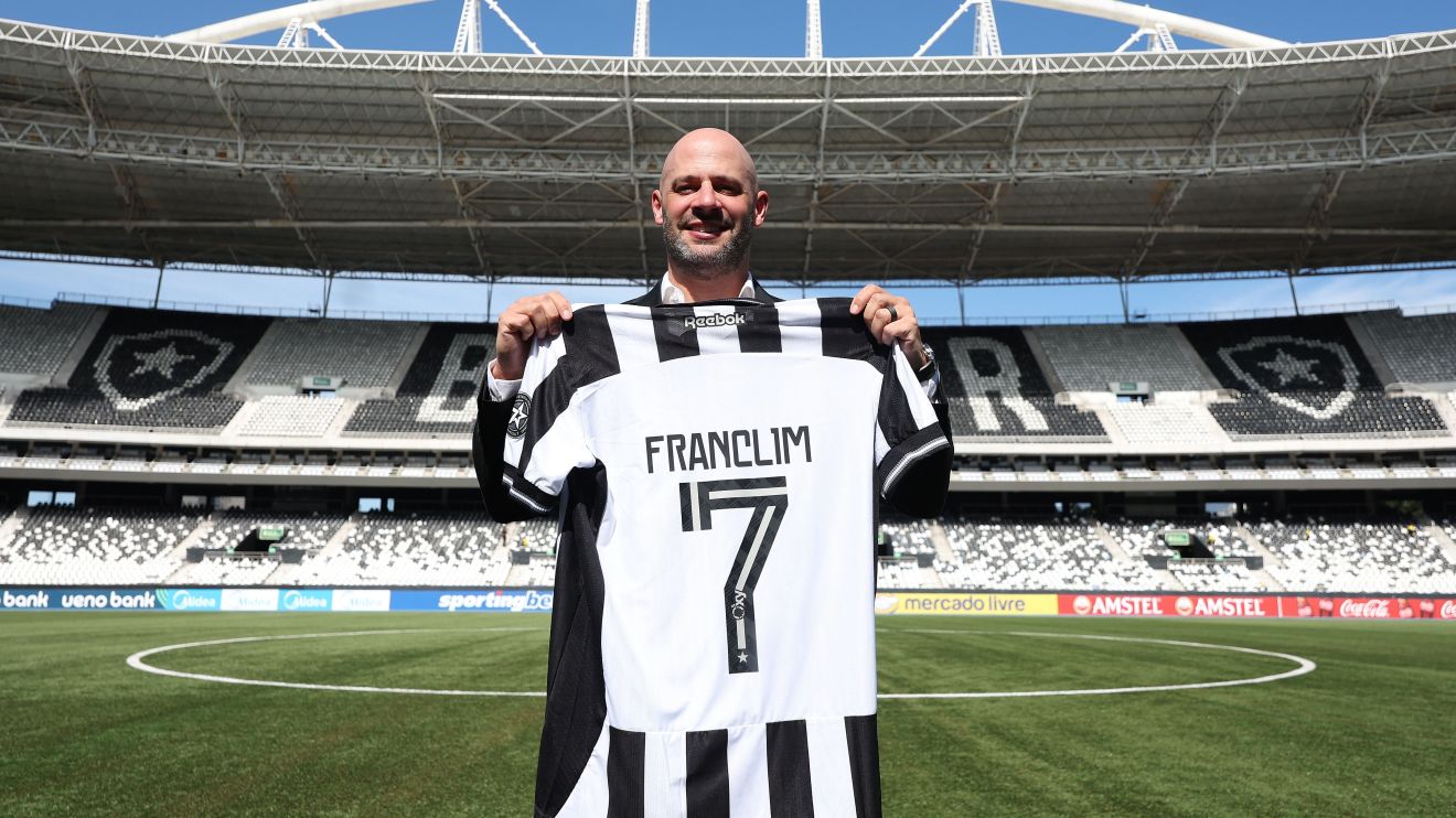 Apresentado, Franclim Carvalho promete que Botafogo fará 'muitos gols'