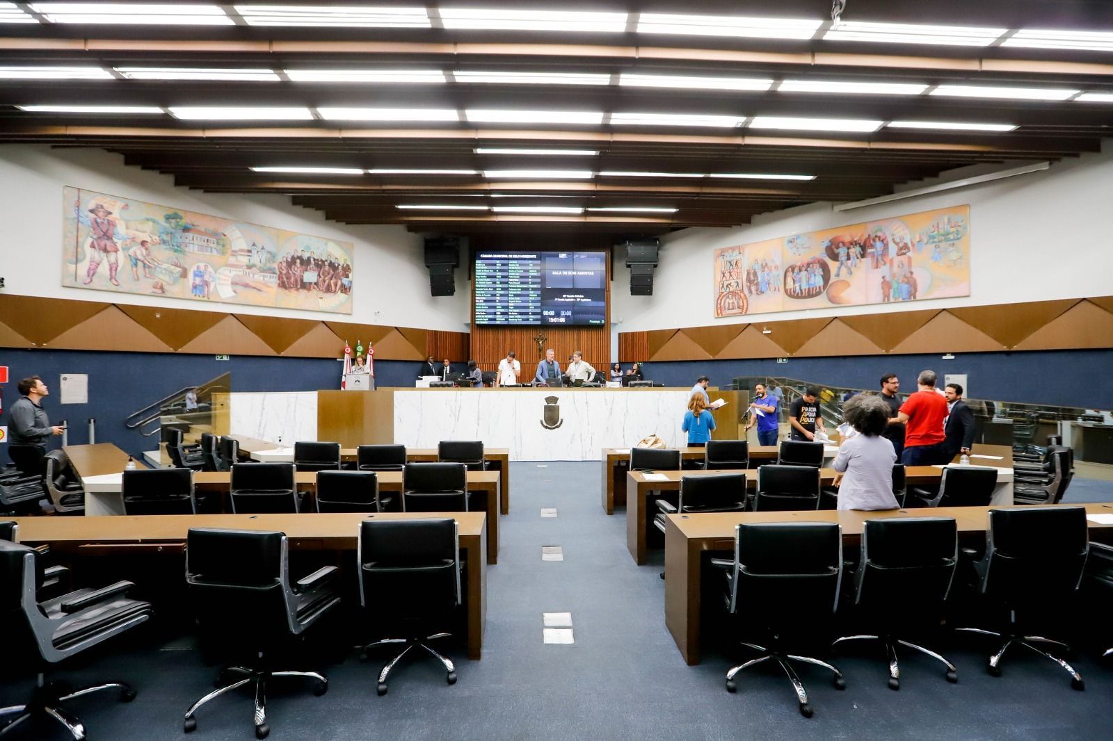 CMBH rejeita projetos de resposta a datas comemorativas da bancada conservadora