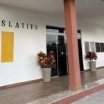 Vereador preso por dar garrafada em mulher é afastado do trabalho em MG