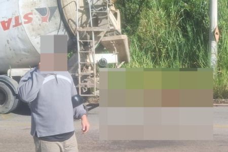 Ciclista idoso morre atropelado por caminhão em Sabará, na Grande BH