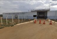 Governo de MG proíbe 'kits' de familiares e visitas com contato a presos faccionados