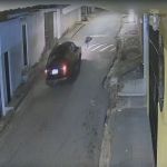 Vídeo: mulher embriagada deita na rua e morre atropelada por motorista bêbado em Ibirité
