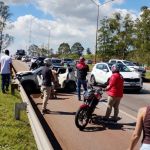 Criança fica ferida em engavetamento de seis veículos na BR-040 em Nova Lima