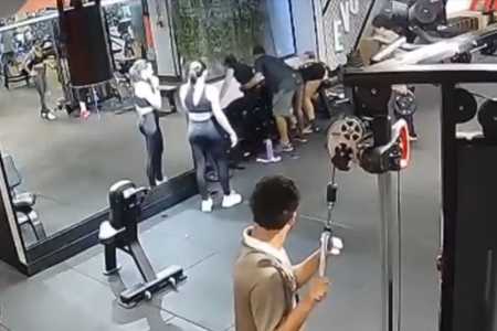 Jovem quebra os dois joelhos após sofrer acidente em academia no DF