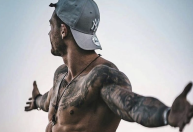 Grooming masculino depois dos 40: cabelo, barba, pele, corpo e presença