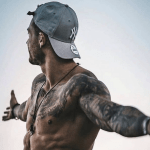 Grooming masculino depois dos 40: cabelo, barba, pele, corpo e presença