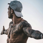 Grooming masculino depois dos 40: cabelo, barba, pele, corpo e presença