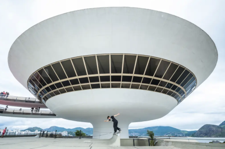 Skate invade obras de Oscar Niemeyer e vira documentário internacional •