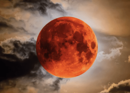 Eclipse Lua vermelha