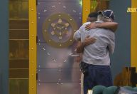 Leandro 'Boneco' volta ao BBB 26 após 12 horas e explica estado de saúde