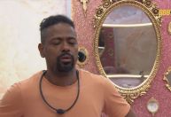 Leandro 'Boneco' volta para atendimento médico e cogita desistir do BBB 26