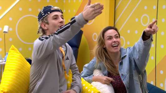 Juliano e Ana Paula comemoram flagra • Reprodução | Globo