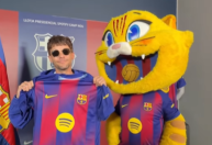 Ex-One Direction assiste goleada do Barcelona no Campeonato Espanhol