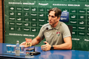 Zubeldía assume culpa por derrota do Fluminense e é direto sobre adiamento de jogo