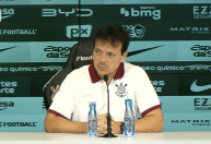 Diniz destaca 'luta' do Corinthians e dá versão sobre confusão no vestiário