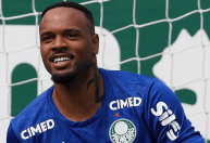 Palmeiras repudia injúria racista contra Carlos Miguel em Dérbi com Corinthians