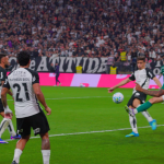 Palmeiras vai às redes e cobra arbitragem por possível pênalti no Dérbi