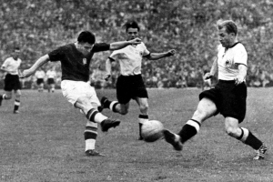 Copa do Mundo: qual seleção fez mais gols em uma única edição?