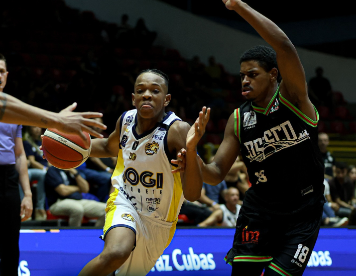 Garoto de apenas 14 anos estreia pelo Mogi no NBB; veja números