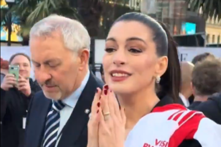 Anne Hathaway na premiere de O Diabo Veste Prada 2