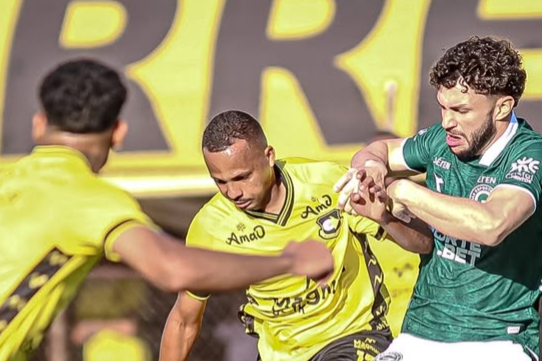 Com gol no fim, São Bernardo vence Goiás e se aproxima dos líderes na Série B
