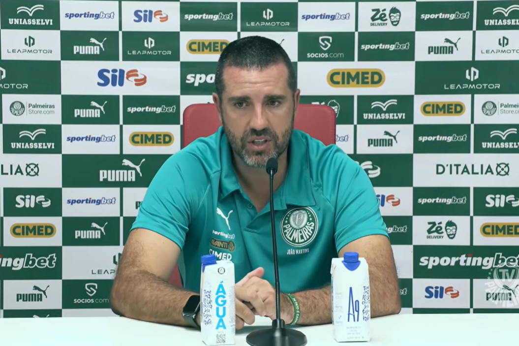 Auxiliar de Abel abre o jogo sobre Paulinho e destaca solidez defensiva do Palmeiras