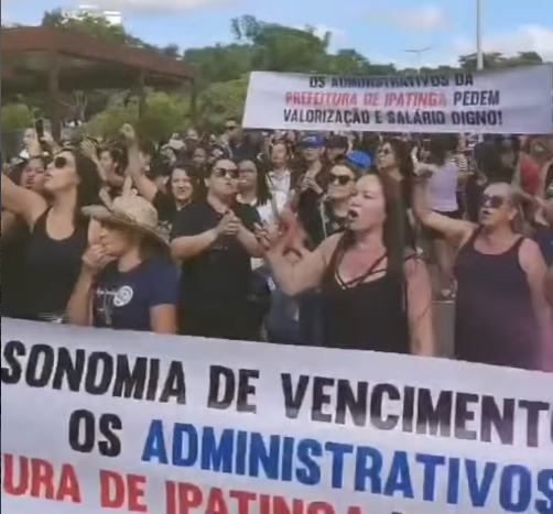 Servidores de Ipatinga em greve fazem manifestação no Parque Ipanema