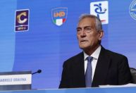 Presidente da Federação Italiana de Futebol entrega cargo após vexame