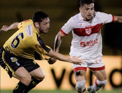 Equipes se enfrentaram na noite deste domingo (5) pela Série B