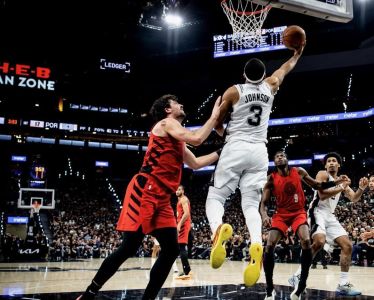 Spurs teve jogo tranquilo, dominou adversário e se garantiu na próxima fase